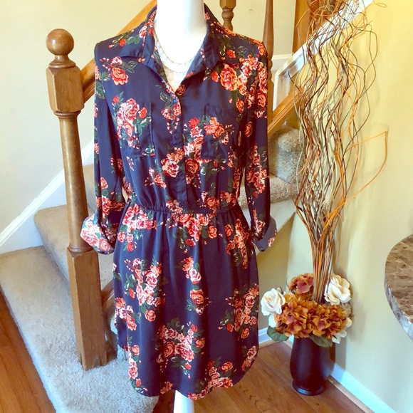 H&M Dresses & Skirts - 💙 H&M Floral Mini Dress